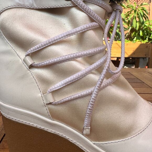 Givenchy White and Black Fur -Trimmed and Lined Winter Boots NWOT - Picture 15 of 16